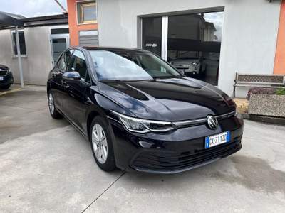 Volkswagen Golf Golf 1.0 eTsi 81 kw Evo Life dsg Nero usata Sassano