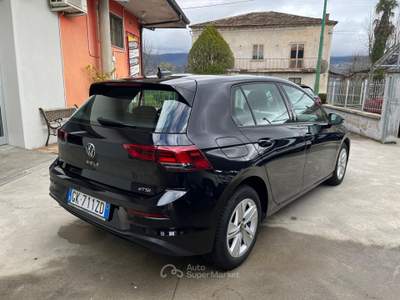 Volkswagen Golf Golf 1.0 eTsi 81 kw Evo Life dsg Nero usata Sassano
