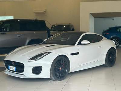 Jaguar F-Type 2.0 aut. Coupé Chequered Flag Bianco usata Massarosa