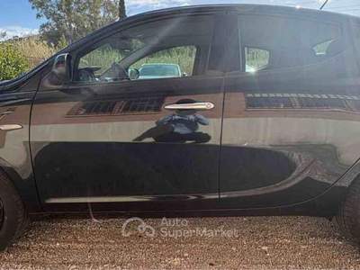 Lancia Ypsilon 1.0 FireFly 5 porte S&S Hybrid Gold Nero usata Monterotondo