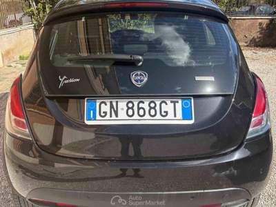 Lancia Ypsilon 1.0 FireFly 5 porte S&S Hybrid Gold Nero usata Monterotondo