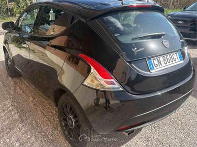 Lancia Ypsilon 1.0 FireFly 5 porte S&S Hybrid Gold Nero usata Monterotondo