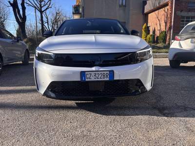 Opel Corsa 1.2 hybrid GS 100cv dct6 Solo 13.650 Km Bianco usata Meda