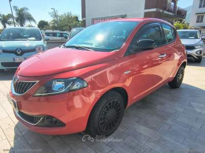Lancia Ypsilon Ypsilon 1.2 69 CV 5p. GPL Silver Rosso usata Somma Vesuviana