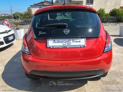 Lancia Ypsilon Ypsilon 1.2 69 CV 5p. GPL Silver Rosso usata Somma Vesuviana