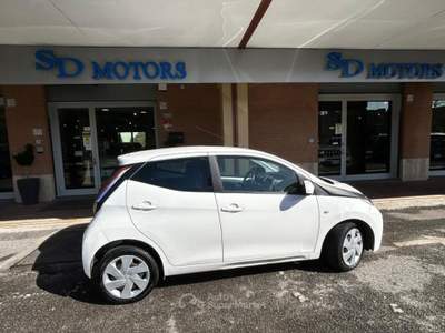 Toyota Aygo X Aygo 5p 1.0 x-play m-mt *Promo SD 2026* Bianco usata Roma