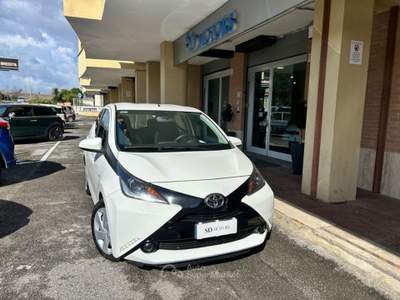 Toyota Aygo X Aygo 5p 1.0 x-play m-mt *Promo SD 2026* Bianco usata Roma