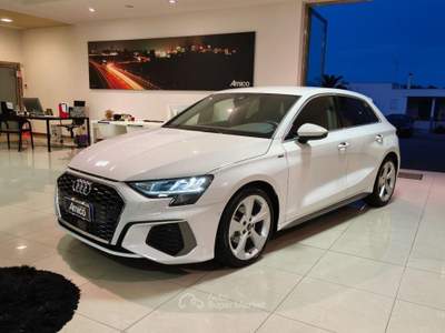 Audi A3 SPB 30 TDI S tronic S line edition Bianco usata San Michele Salentino