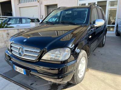 Mercedes-Benz Classe G ML 270 turbodiesel cat CDI Nero usata Castellana Grotte