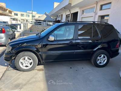 Mercedes-Benz Classe G ML 270 turbodiesel cat CDI Nero usata Castellana Grotte