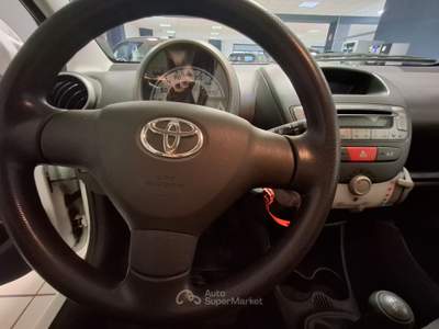 Toyota Aygo 5 porte Sol Connect Bianco usata Oleggio