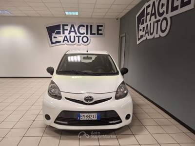 Toyota Aygo 5 porte Sol Connect Bianco usata Oleggio