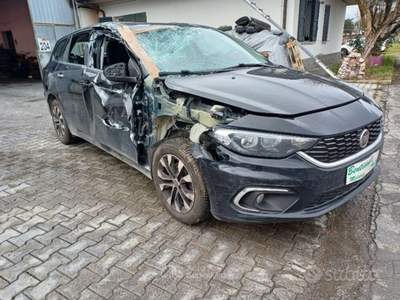 Fiat Tipo S.W 1.6 Mjt DCT Incidentata 2020 Nero usata Meldola