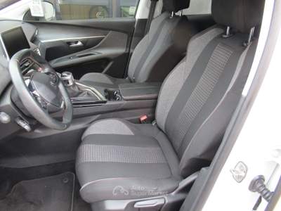 Peugeot 3008 1.6 BlueHDi 120 S&S Business Bianco usata Striano
