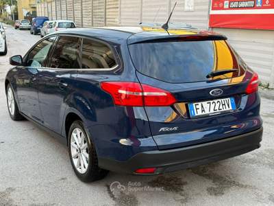 Ford Focus 1.5 TDCi 120cv Powershift SW - 2015 Blu/Azzurro usata Giugliano in Campania