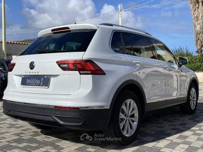 Volkswagen Tiguan Life 2.0 TDI 150CV DSG Bianco usata Borgetto