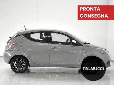 Lancia Ypsilon Ypsilon 1.0 FireFly 5 porte S&S Hybrid Ecochic A. Ferretti usata Prato