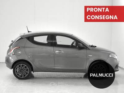 Lancia Ypsilon Ypsilon 1.0 FireFly 5 porte S&S Hybrid Gold usata Prato