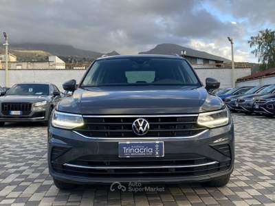 Volkswagen Tiguan Life 2.0 TDI 122 CV Grigio usata Borgetto