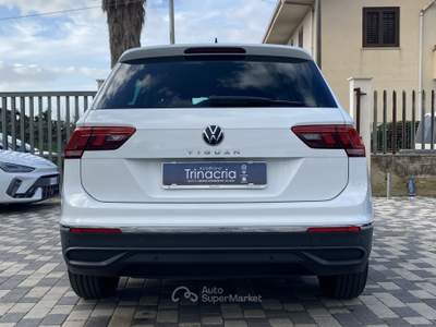 Volkswagen Tiguan Life 2.0 TDI 150 CV DSG Bianco usata Borgetto