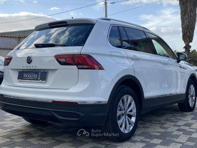 Volkswagen Tiguan Life 2.0 TDI 150 CV DSG Bianco usata Borgetto