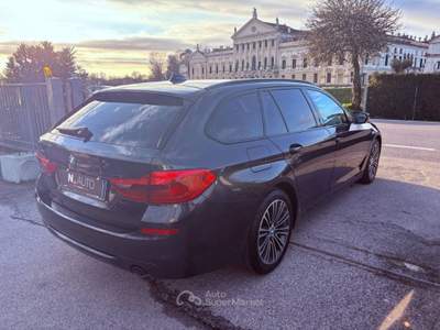 BMW Serie 5 520d d xDrive Touring Luxury Grigio usata Stra