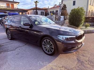 BMW Serie 5 520d d xDrive Touring Luxury Grigio usata Stra