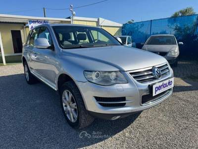 Volkswagen Touareg 2.5 R5 TDI DPF Exclusive Argento usata Arezzo