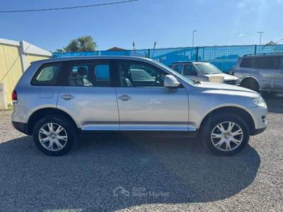 Volkswagen Touareg 2.5 R5 TDI DPF Exclusive Argento usata Arezzo