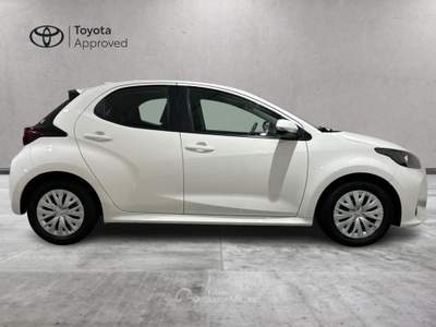 Toyota Yaris 1.5 VVT-iE Hybrid Active E-CVT Bianco usata Brescia