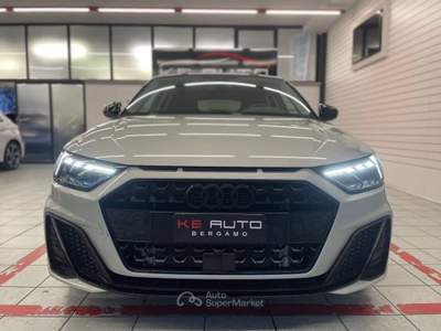 Audi A1 30 1.0 tfsi Identity Black 116cv s-tronic Oro usata Mozzo