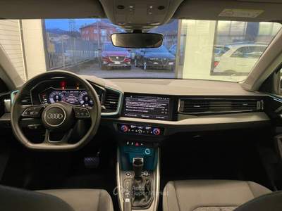 Audi A1 30 1.0 tfsi Identity Black 116cv s-tronic Oro usata Mozzo