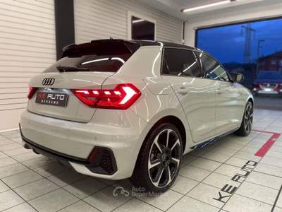 Audi A1 30 1.0 tfsi Identity Black 116cv s-tronic Oro usata Mozzo