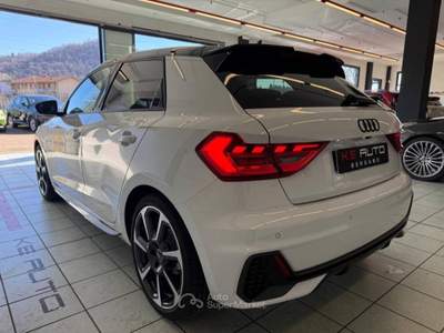 Audi A1 30 1.0 tfsi Identity Black 116cv s-tronic Bianco usata Mozzo