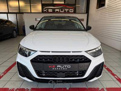 Audi A1 30 1.0 tfsi Identity Black 116cv s-tronic Bianco usata Mozzo