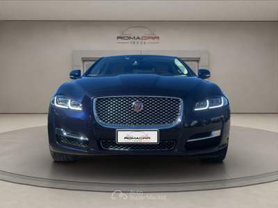 Jaguar XJ Xj 3.0 v6 s/c 340 cv awd lwb autobiography Nero usata Roma