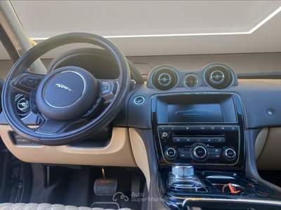 Jaguar XJ Xj 3.0 v6 s/c 340 cv awd lwb autobiography Nero usata Roma