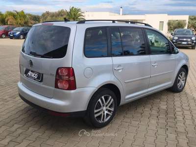Volkswagen Touran TDI 105CV DPF Highline Grigio usata San Michele Salentino
