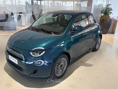 Fiat 500 Berlina Hybrid Torino Blu/Azzurro usata Riva presso Chieri