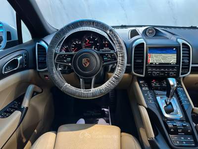 Porsche Cayenne 3.0 Diesel Bianco usata Prato