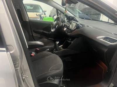 Peugeot 208 208 1° serie PureTech 82 5 porte Active Grigio usata Somma Lombardo