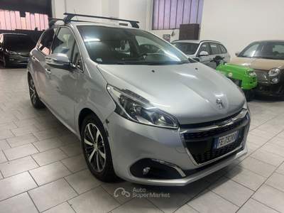 Peugeot 208 208 1° serie PureTech 82 5 porte Active Grigio usata Somma Lombardo