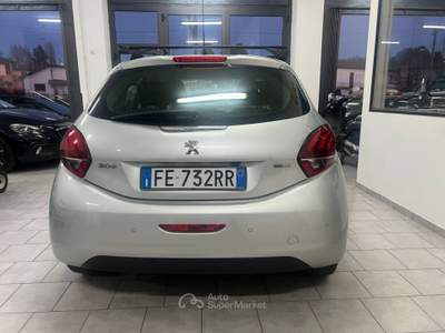 Peugeot 208 208 1° serie PureTech 82 5 porte Active Grigio usata Somma Lombardo