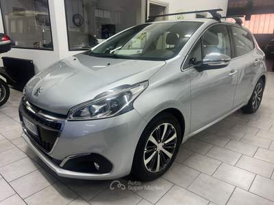 Peugeot 208 208 1° serie PureTech 82 5 porte Active Grigio usata Somma Lombardo