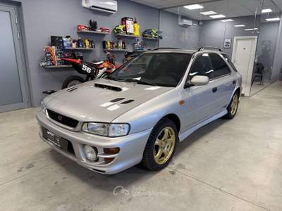Subaru Impreza Impreza CW 2.0i T 16v Sport Look 4wd cat. Argento usata Baveno