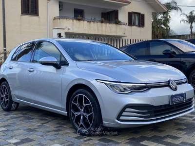 Volkswagen Golf 8 Life 2.0 TDI 116CV Argento usata Borgetto