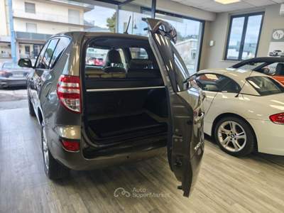Toyota RAV4 RAV 4 RAV4 2.2 D-4D 150 CV DPF Luxury Oro usata Montecatini-Terme
