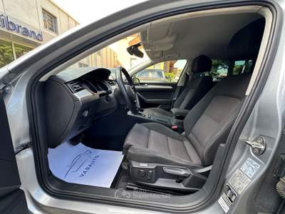 Volkswagen Passat Variant 2.0 TDI DSG Highline BlueMotion Technology Grigio usata San Lazzaro di Savena