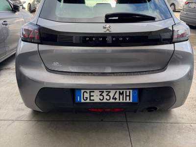 Peugeot 208 unico proprietario zero sinistri km certificati in fattura Grigio usata Trentola Ducenta
