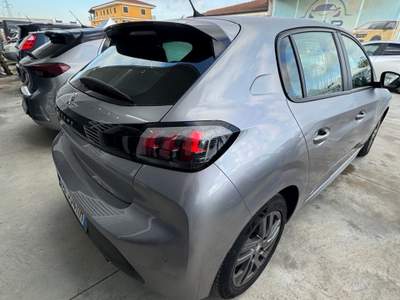 Peugeot 208 unico proprietario zero sinistri km certificati in fattura Grigio usata Trentola Ducenta